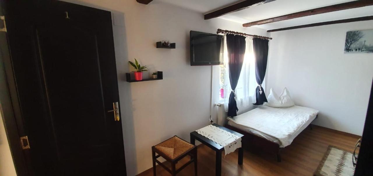 Casa De Oaspeti Laura Rîşnov Kültér fotó