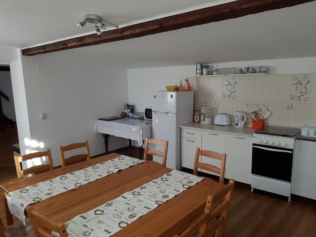 Casa De Oaspeti Laura Rîşnov Kültér fotó