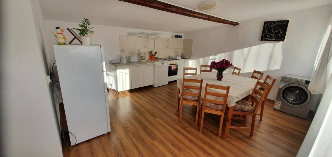 Casa De Oaspeti Laura Rîşnov Kültér fotó