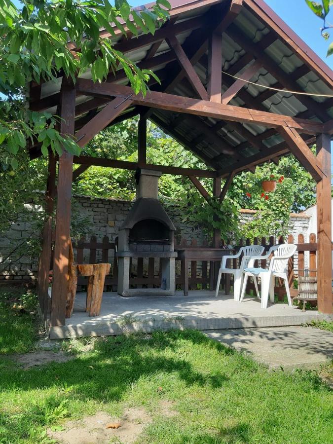Casa De Oaspeti Laura Rîşnov Kültér fotó