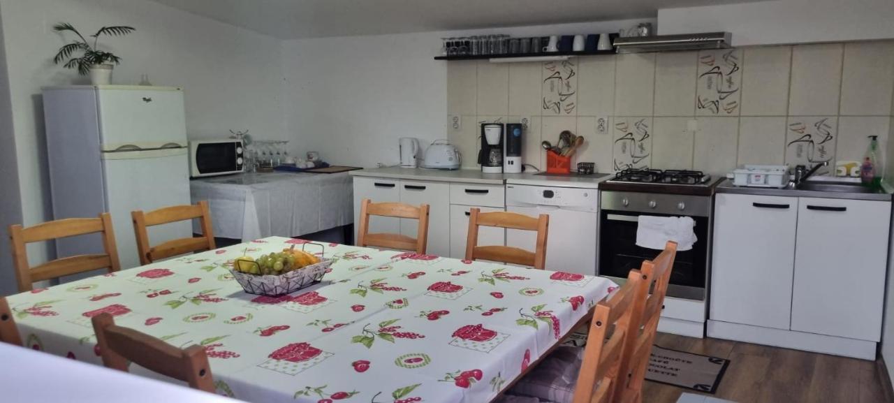 Casa De Oaspeti Laura Rîşnov Kültér fotó